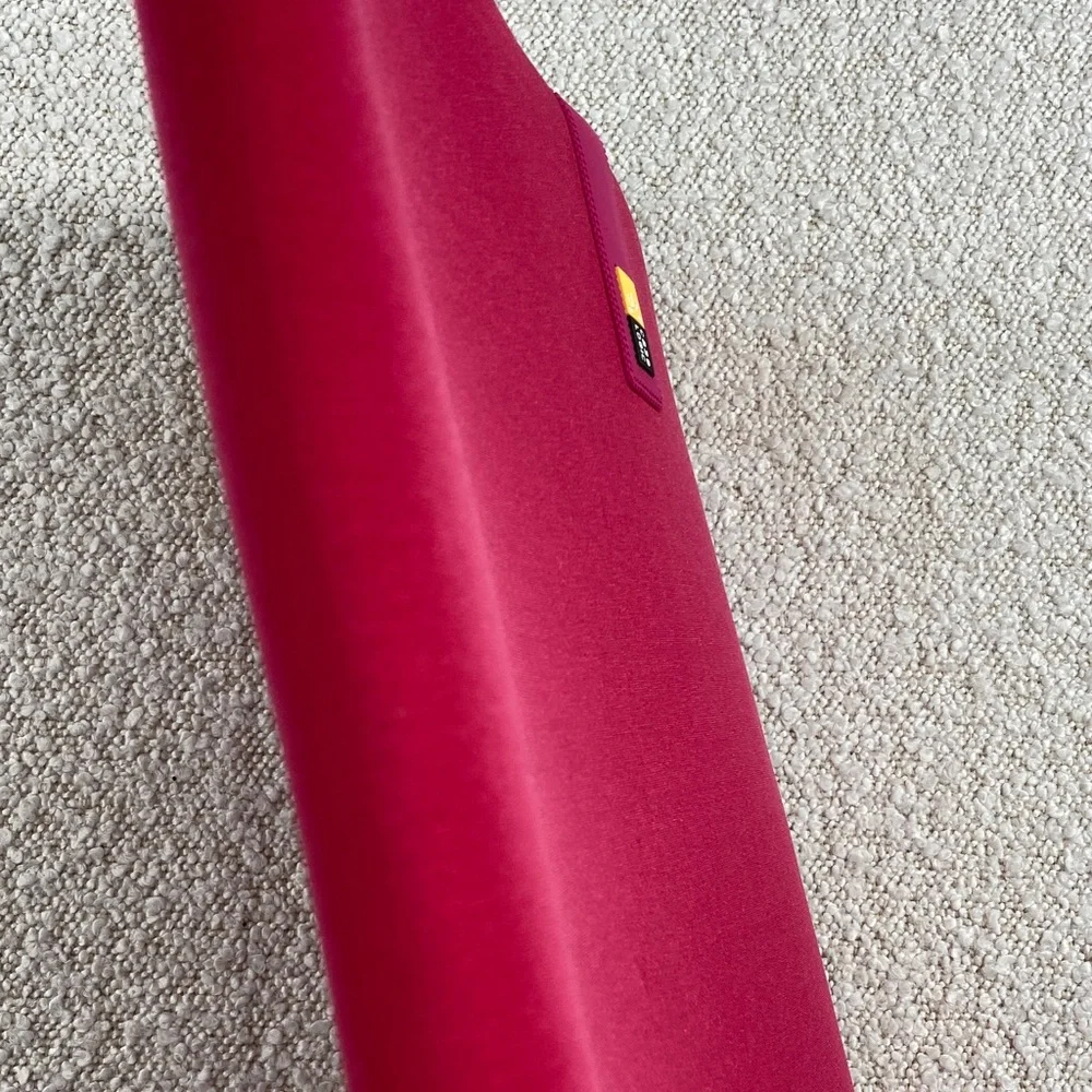 Hot pink Tablet Sleeve - Slim Protective Carry Case for laptops, tablets 14x10